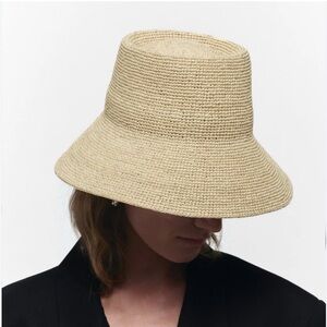 NEW JANESSA LEONE felix bucket hat